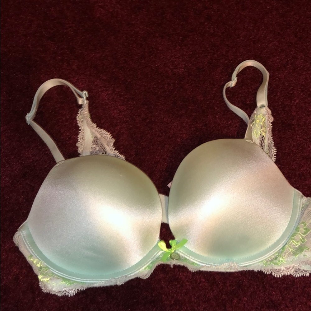 Victoria’s Secret push up bra